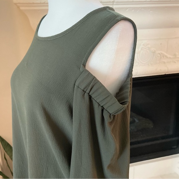 Olive Green Cold Shoulder Top Long Sleeve Blouse Flowy Size Small S - Picture 4 of 11